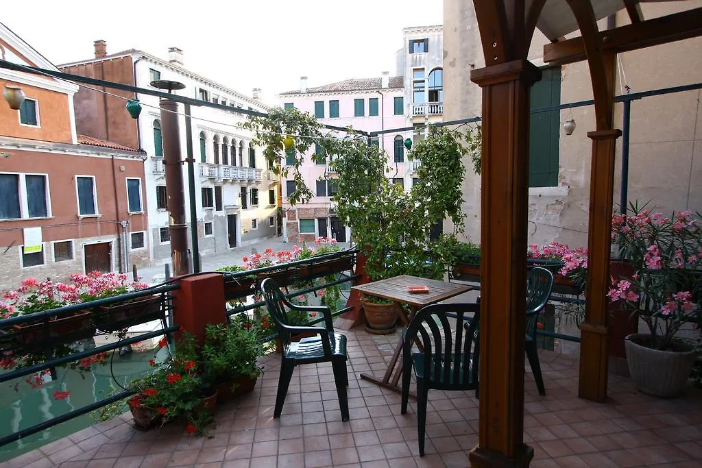 Hotel Dalla Mora-1
